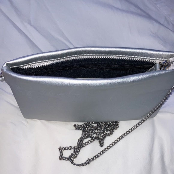 Forever 21 silver metallic chain purse / clutch / sling bag / crossbody - Picture 7 of 11